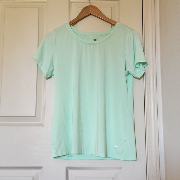 Old Navy Tops - Old navy active semi fitted mint green tshirt